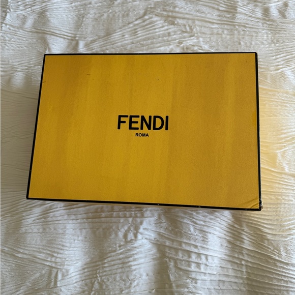Fendi Shoe Box that you can use for decoration or social media content - Picture 1 of 7